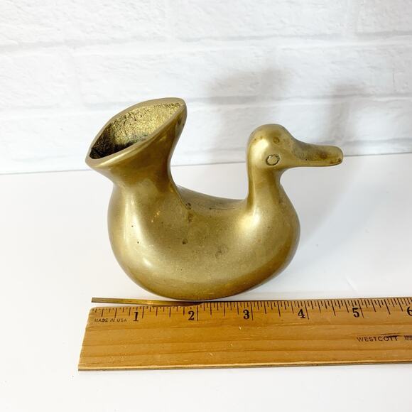 Vintage Brass Duck Vase 4" MCM Decor Stylized Curvy Design Minimalist - Picture 7 of 8